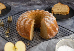 Omas Schneller Apfelmuskuchen within Schneller Saftiger Kuchen Mit Apfelmus